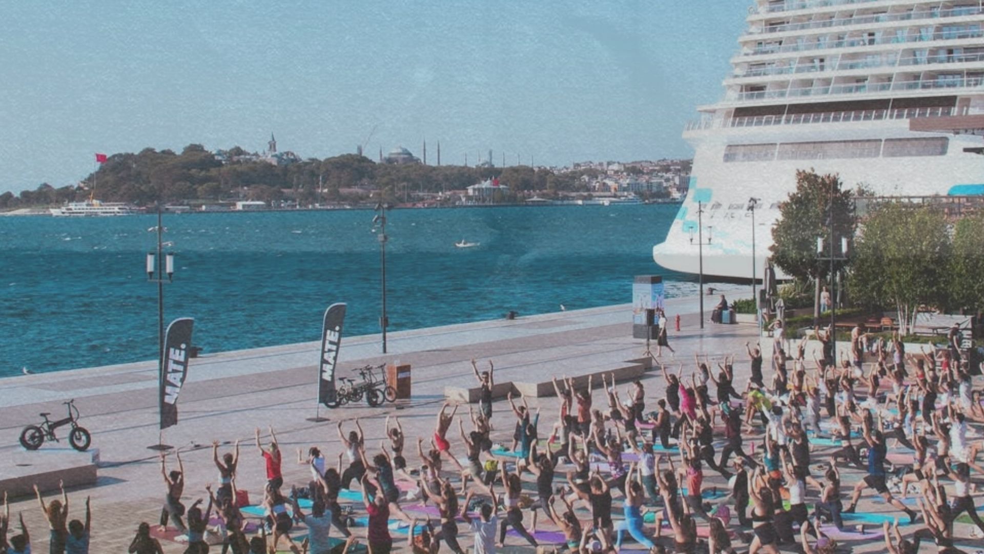 Cihangir Yoga ile Rıhtımda Yoga